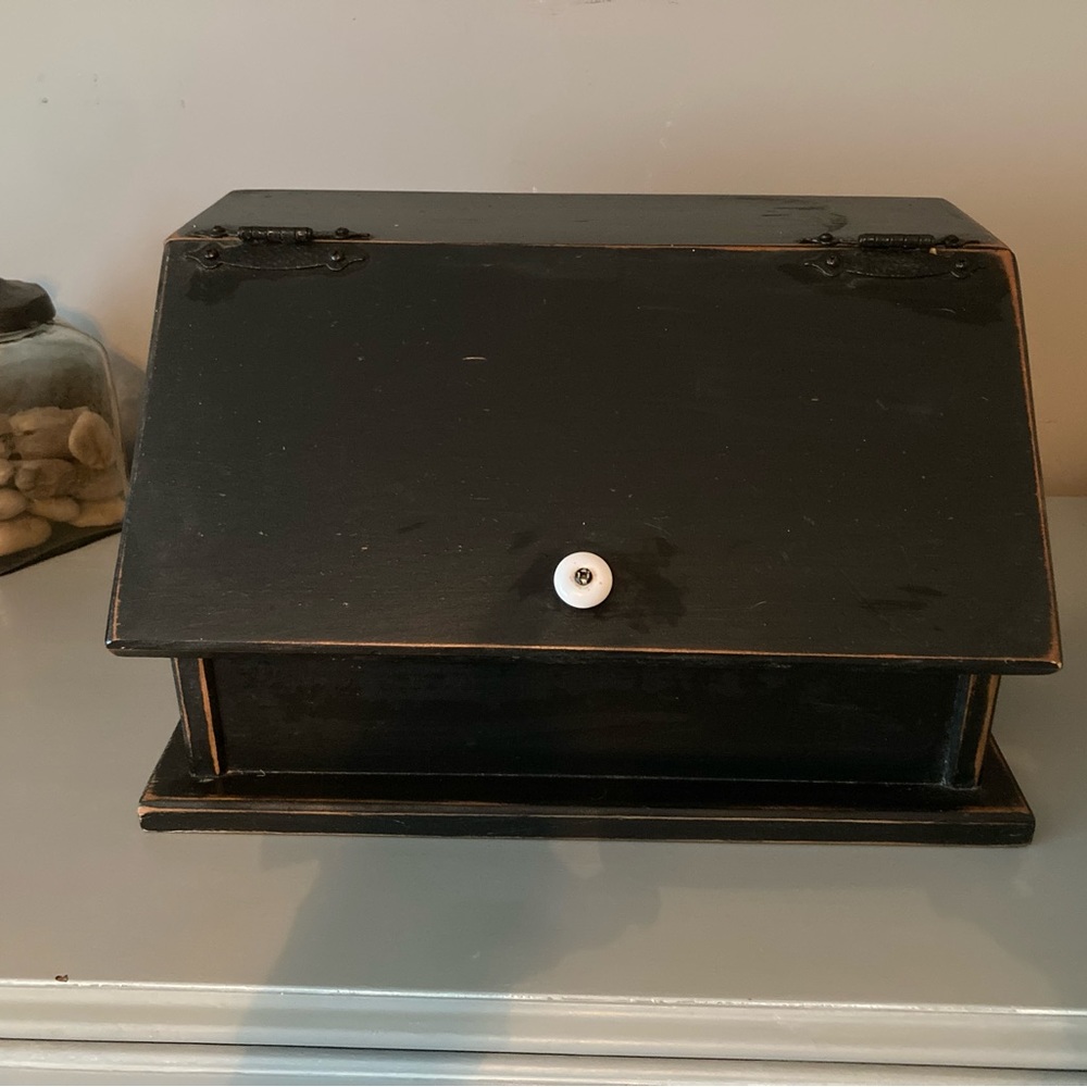 Reproduction antique bread box - very sweet